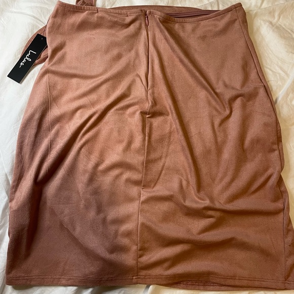 Lulu’s wrap skirt size large dusty rose - Picture 4 of 7